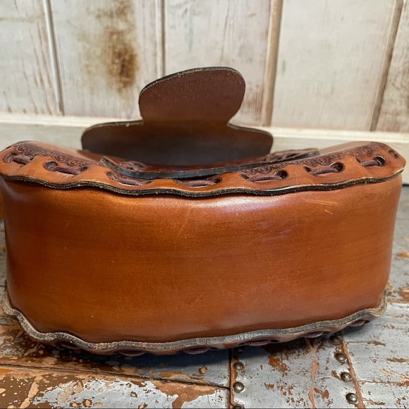 Vintage Handmade Leather Purse - Picture 7 of 11
